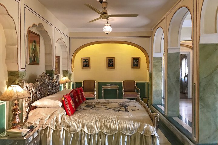 Room 15 of 103
