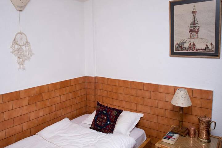 Room 5 of 17