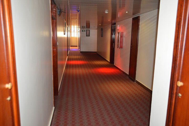 Ballroom/Hall 52 of 80