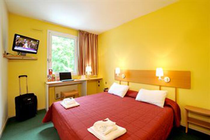 Room 10 of 27
