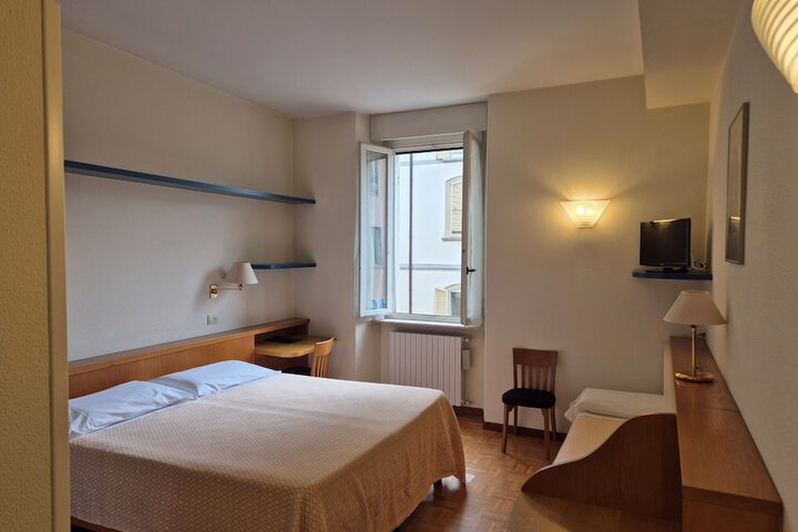 Room 17 of 41