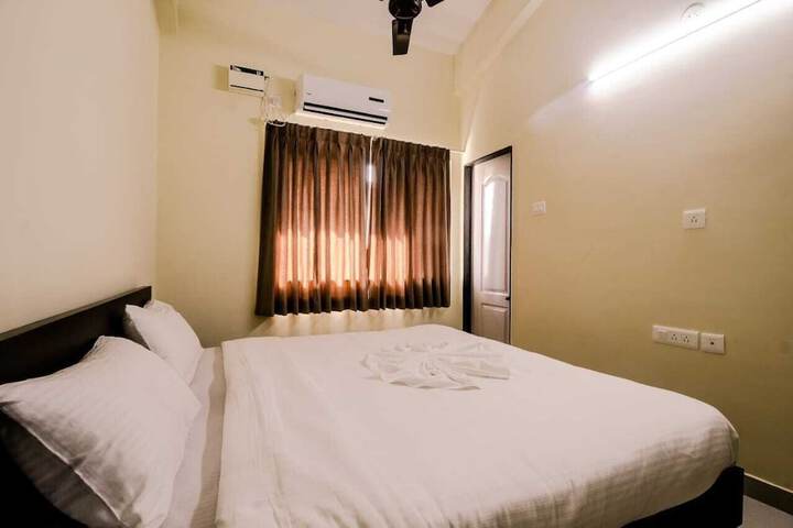 Room 2 of 7