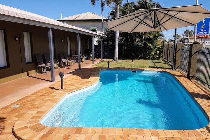 Pool 37 of 48