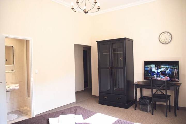 Room 18 of 39