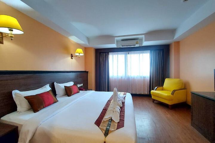Room 15 of 32