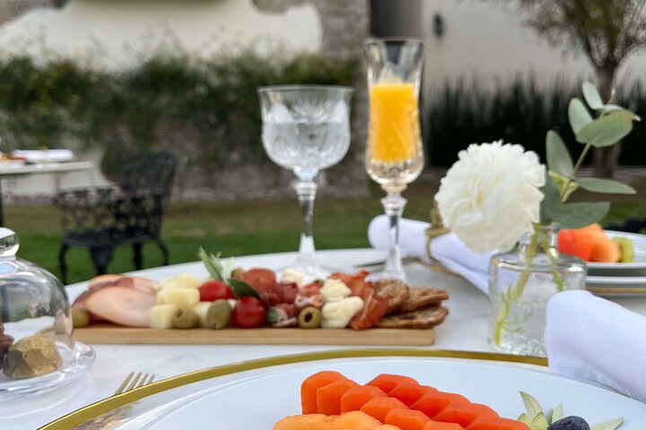Dining 18 of 28