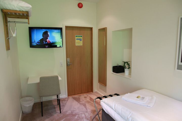 Room 19 of 48