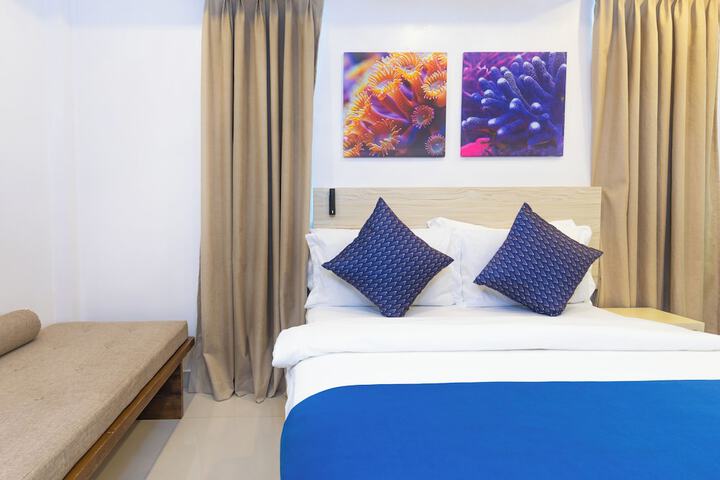 Room 6 of 37
