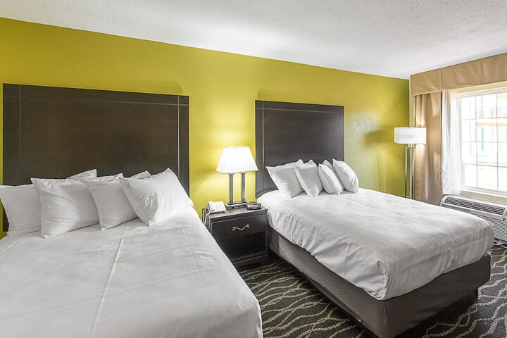 Standard Room, King or Two Doubles (22 of 24)