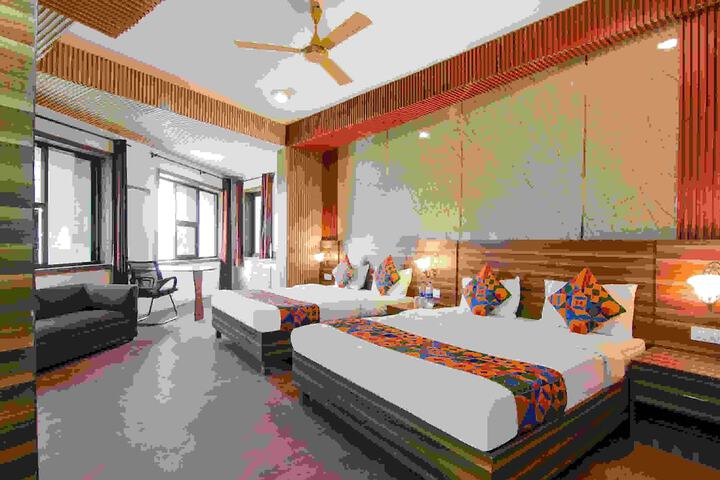 Fabhotel Vijay Palace