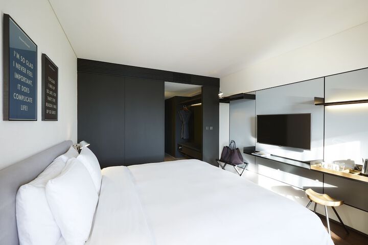 Room 9 of 78