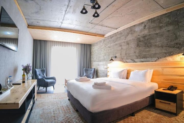 Room 22 of 45