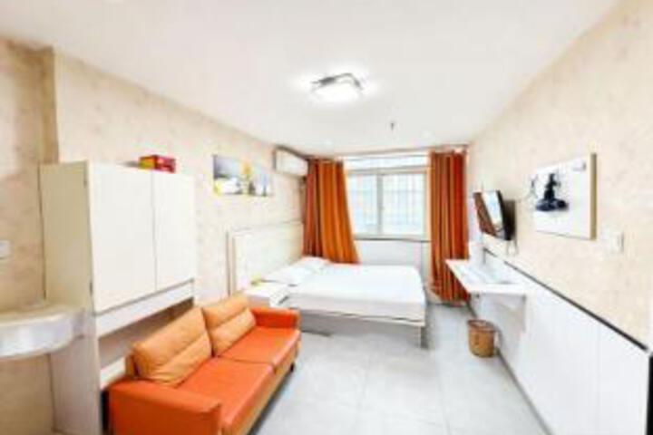 Room 5 of 6