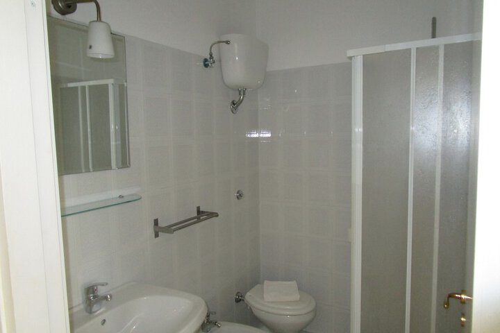 Room 7 of 11