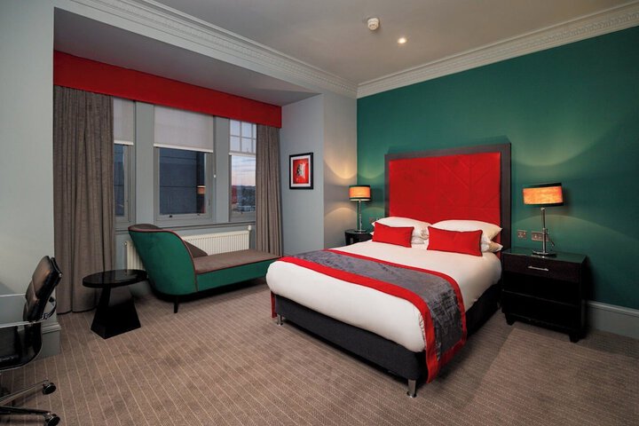Room 50 of 100