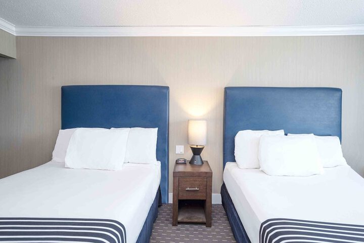 Room 11 of 21