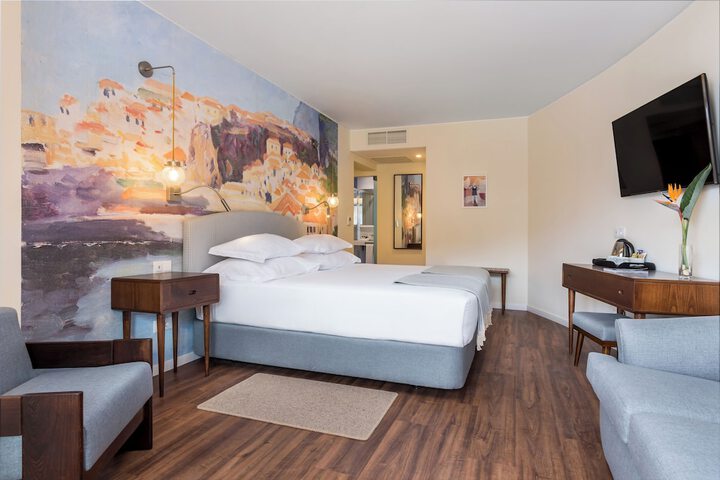 Room 5 of 36