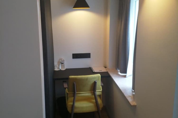 Room 7 of 37