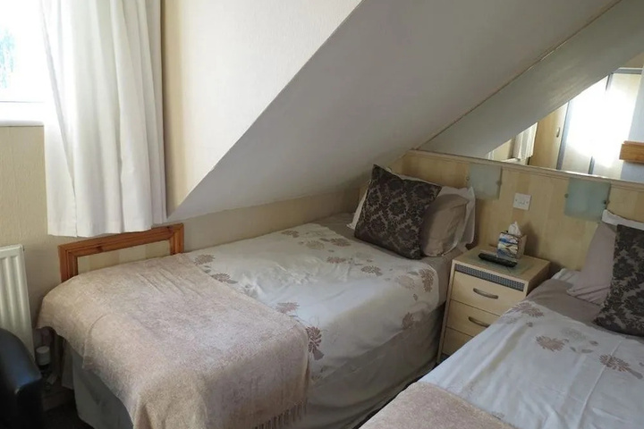 Room 3 of 21