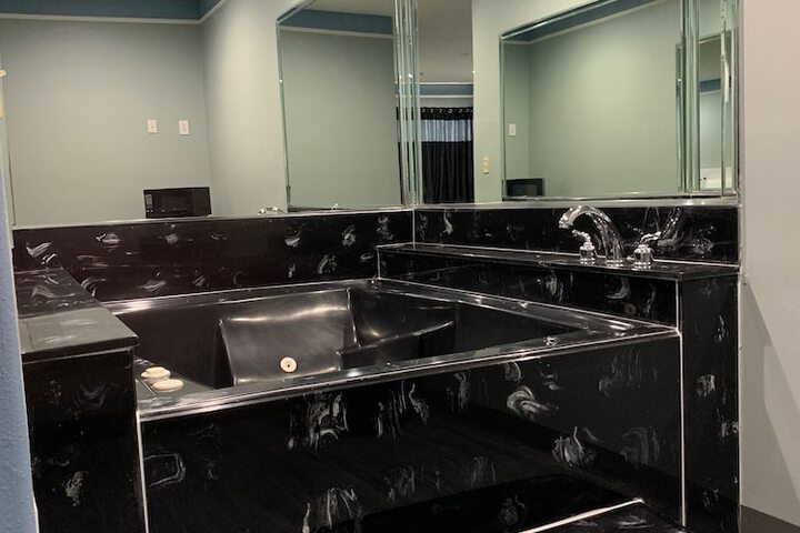 Hot Tub 20 of 35