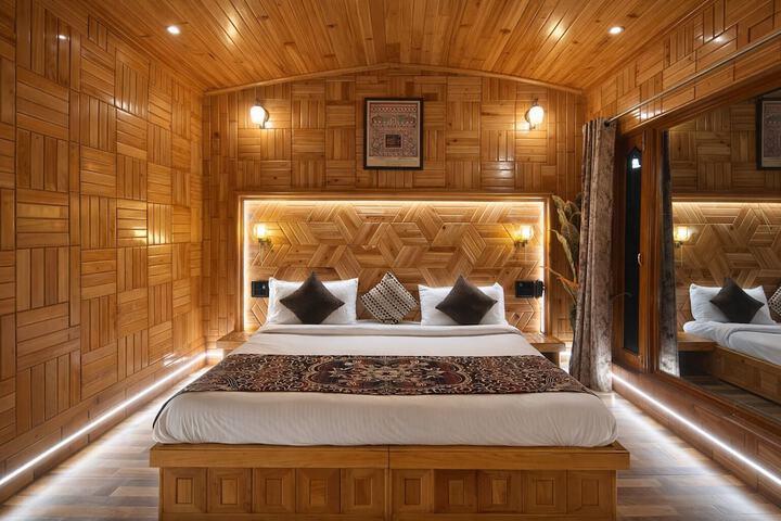 Room 7 of 31