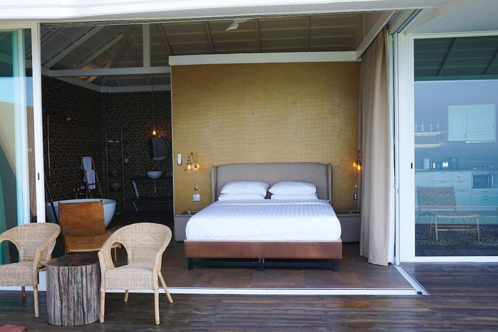Room 16 of 73