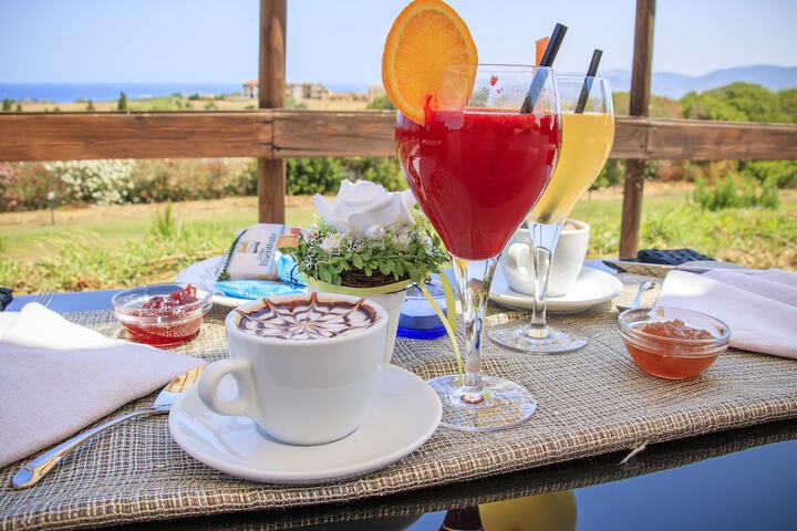 Breakfast/Coffee Service 66 of 118