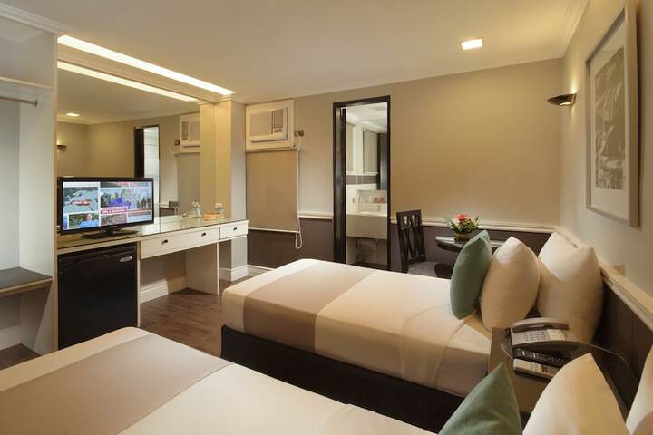 Room 2 of 38