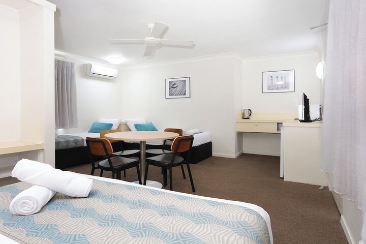 Room 27 of 79
