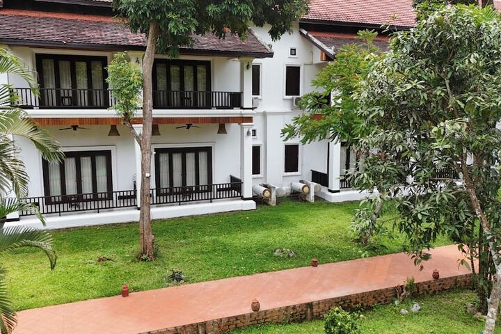 Hotel Exterior 186 of 277