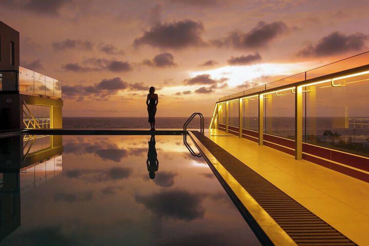 Pool 30 of 48