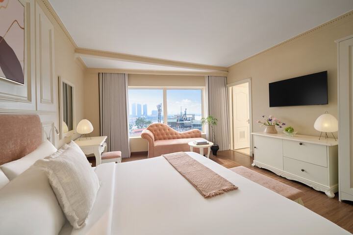 Room 7 of 50