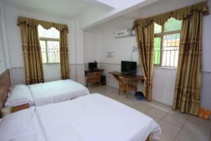 Room 5 of 6