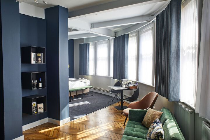 Room 21 of 41