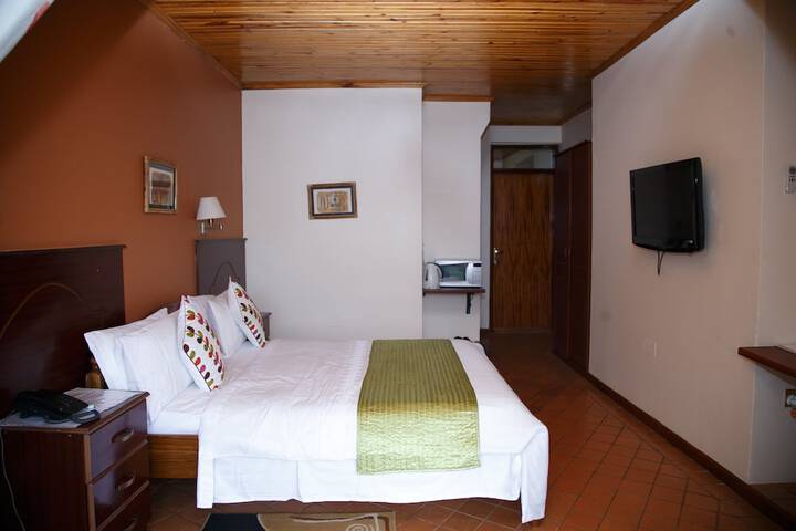 Room 8 of 76