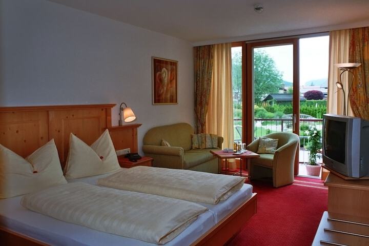 Room 14 of 48