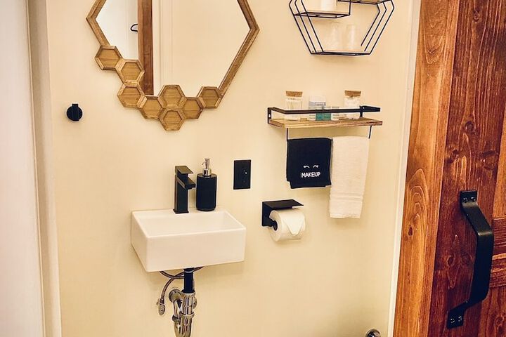 Room 66 of 100