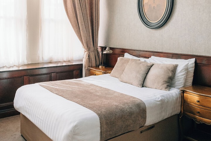 Room 22 of 36