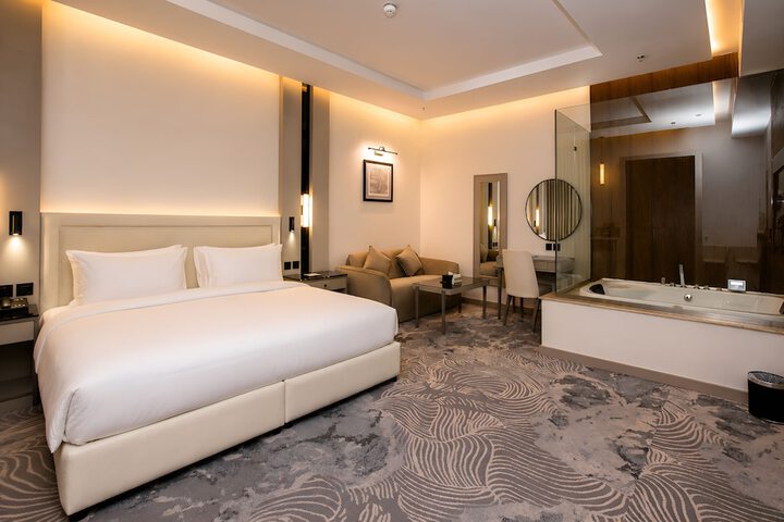 Room 16 of 32