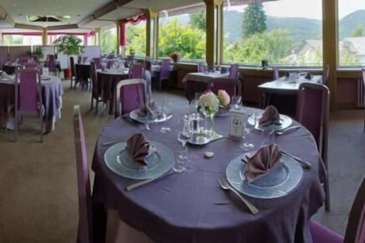 Dining 39 of 63