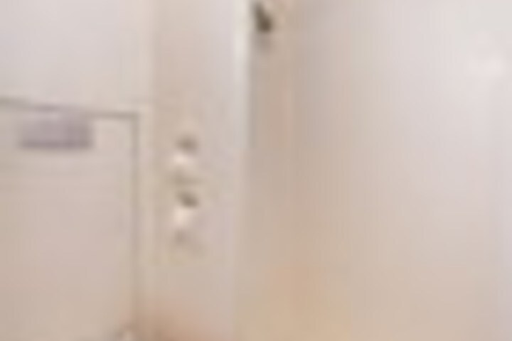Room 56 of 93