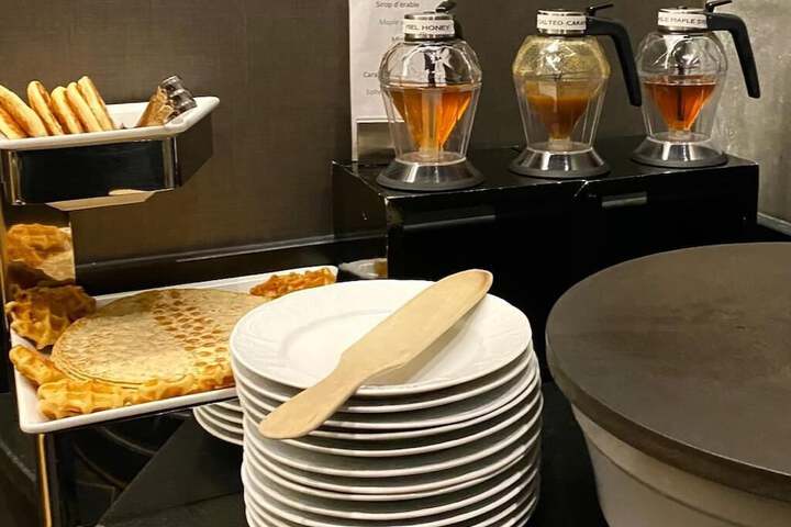 Breakfast/Coffee Service 42 of 52