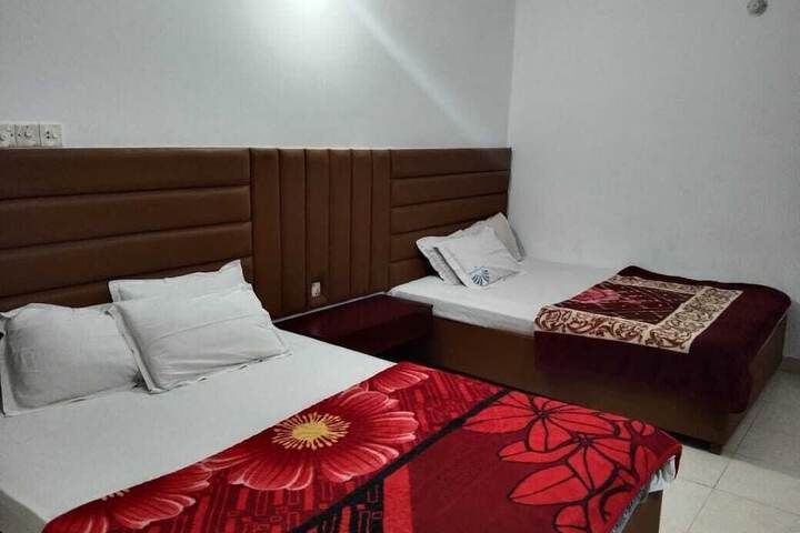 Room 4 of 23