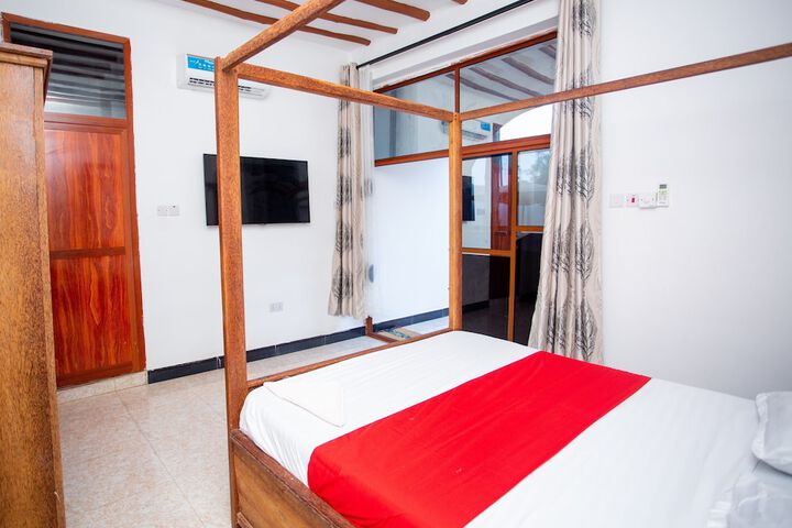 Room 3 of 49