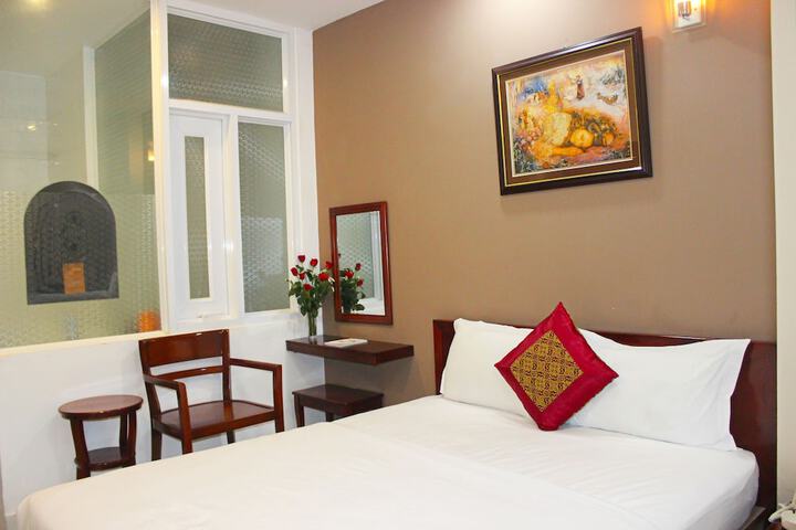 Room 12 of 80