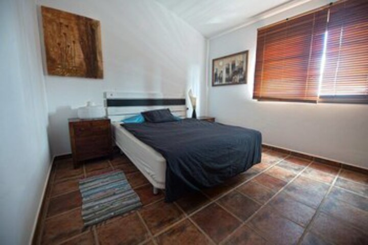 Room 33 of 52