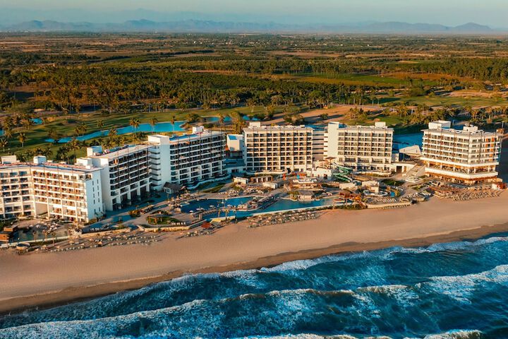 Dreams Estrella del Mar Mazatlan Golf &  Spa Resort - All Inclusive in Mazatlán