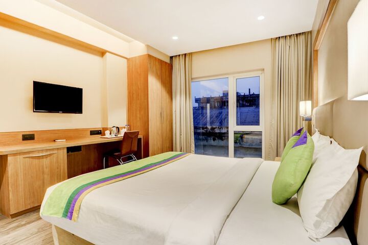 Room 21 of 48