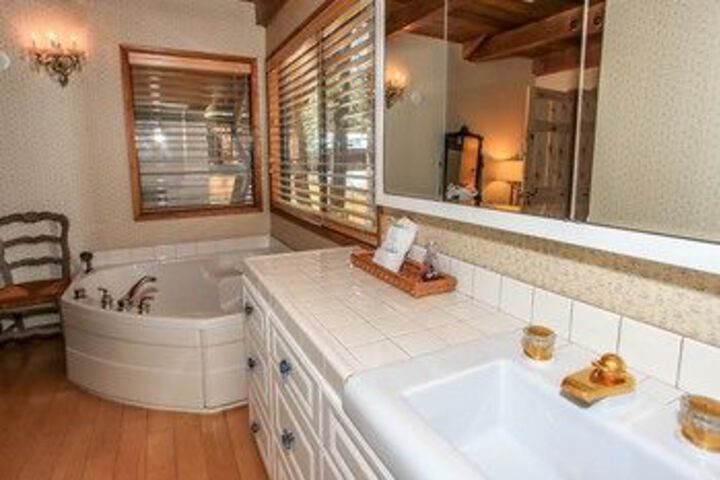 Room 4 of 30