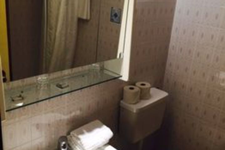 Room 5 of 19